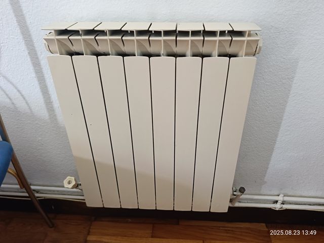 Radiadores de calefacción de color blanco