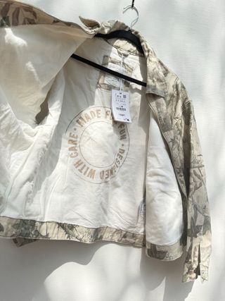 Cazadora Pull&Bear M-L camuflaje