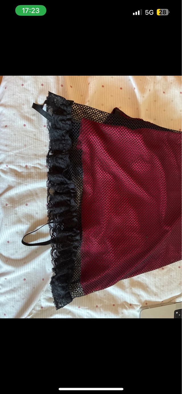 Vestido rojo y negro