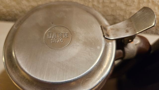 Dos Jarras de Cerveza Damm, Colección.