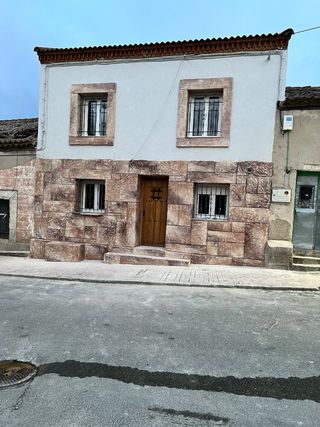 se realizan reformas , construcción escenografías 