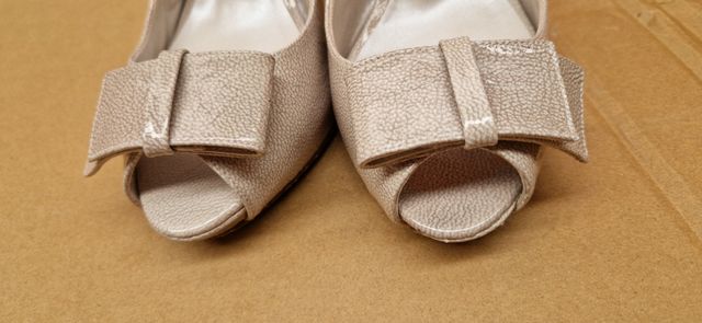 Zapatos tacón Koseri, gris ceniza, número 36.