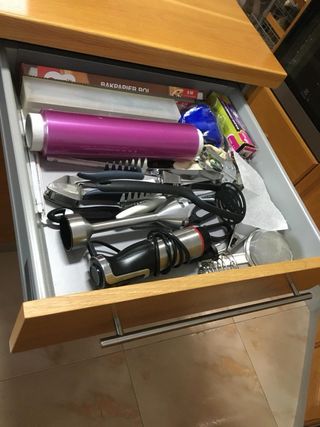 Isla de cocina de madera, almacenaje con cajones.