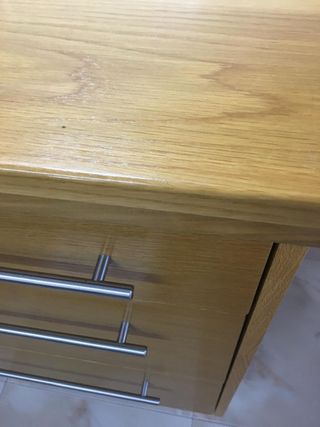 Isla de cocina de madera, almacenaje con cajones.