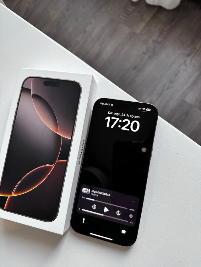 iPhone 16 Pro Max 256GB - Negro/Dorado 