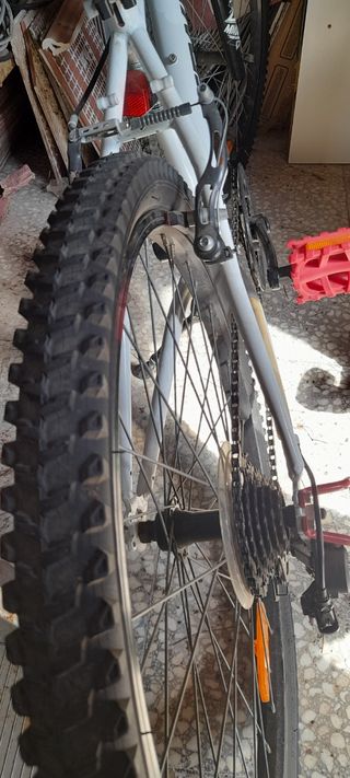 B'Twin Rockrider 300 - MTB