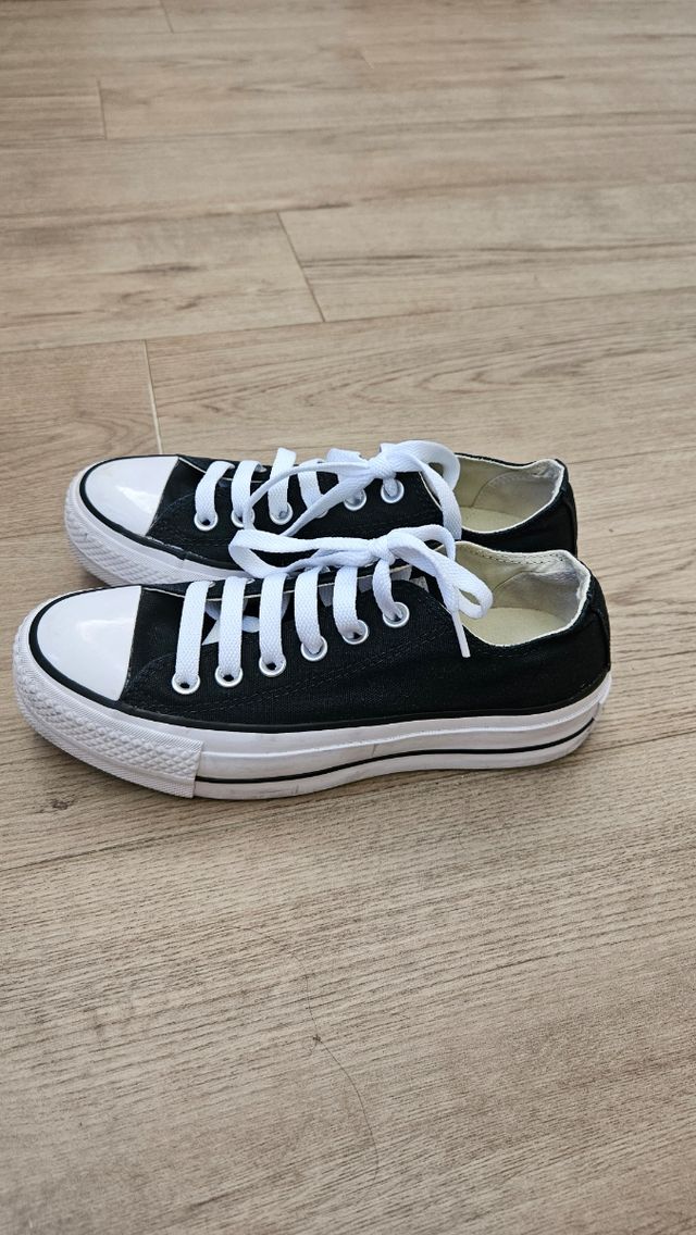 Converse All Star negras de plataforma