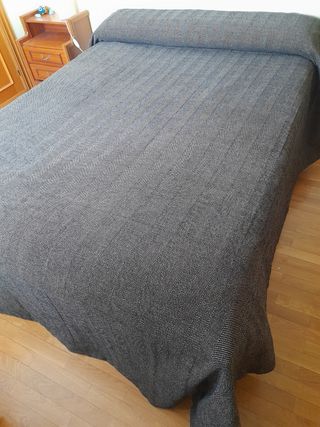 Edredón Chenilla marrón Bassols cama 150