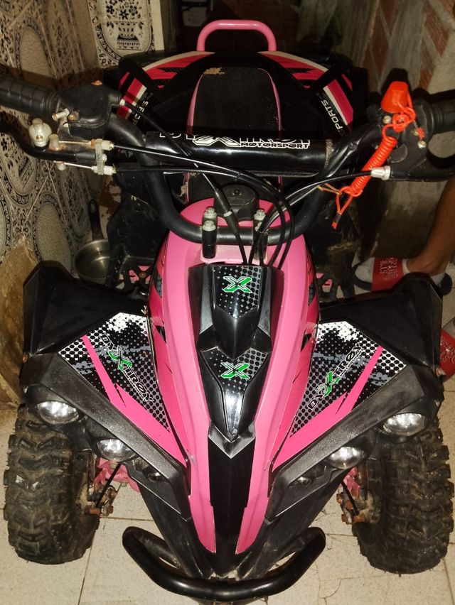 Cuatrimoto infantil rosa