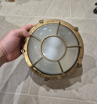 Ojo de buey náutico antiguo