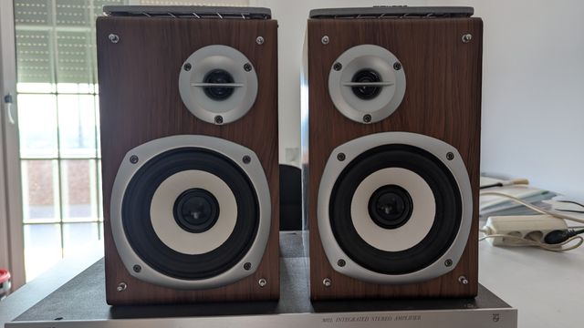Equipo audio vintage Philips + Altavoces Boman