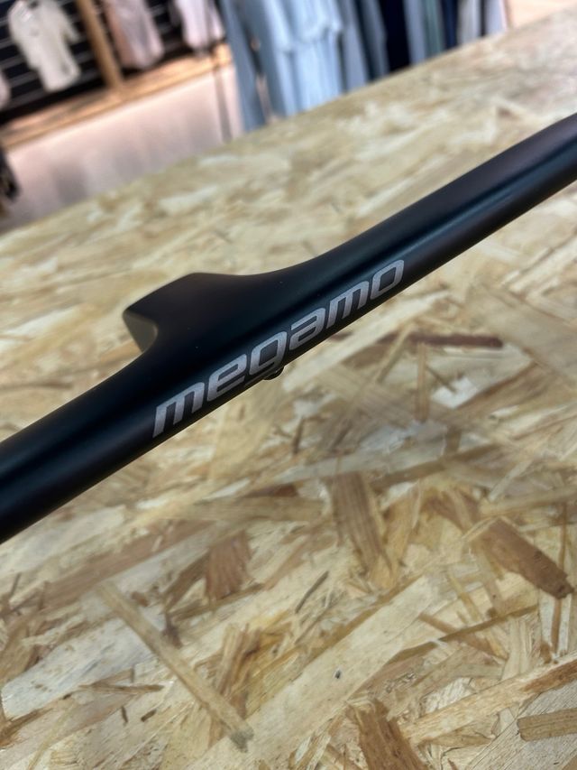 Manillar carbono Megamo