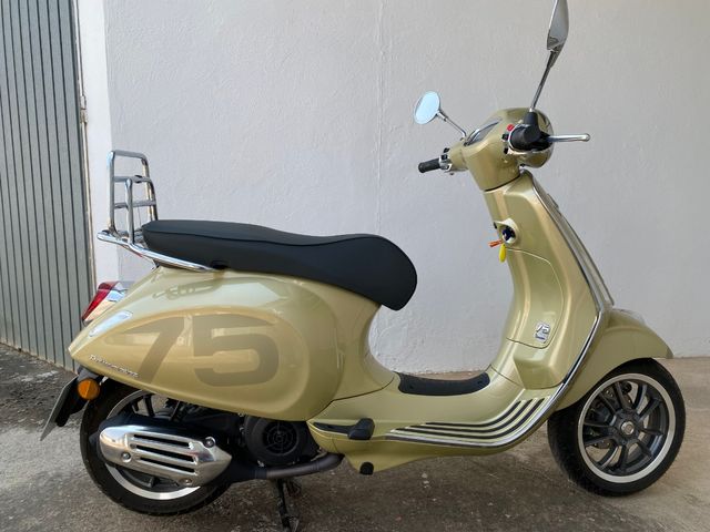 Vespa Primavera 75 Aniversario 125cc. Esta semana
