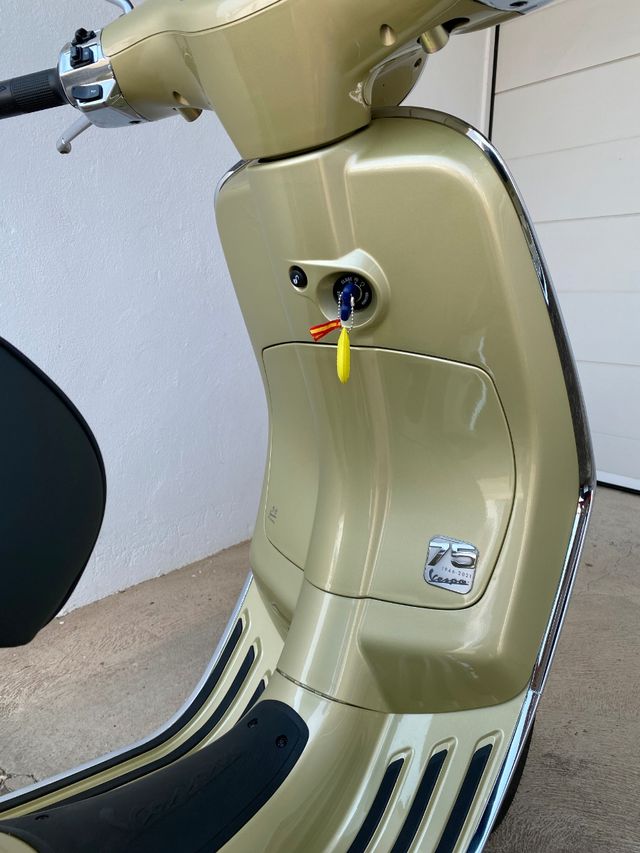 Vespa Primavera 75 Aniversario 125cc. Esta semana