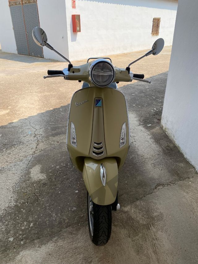 Vespa Primavera 75 Aniversario 125cc. Esta semana