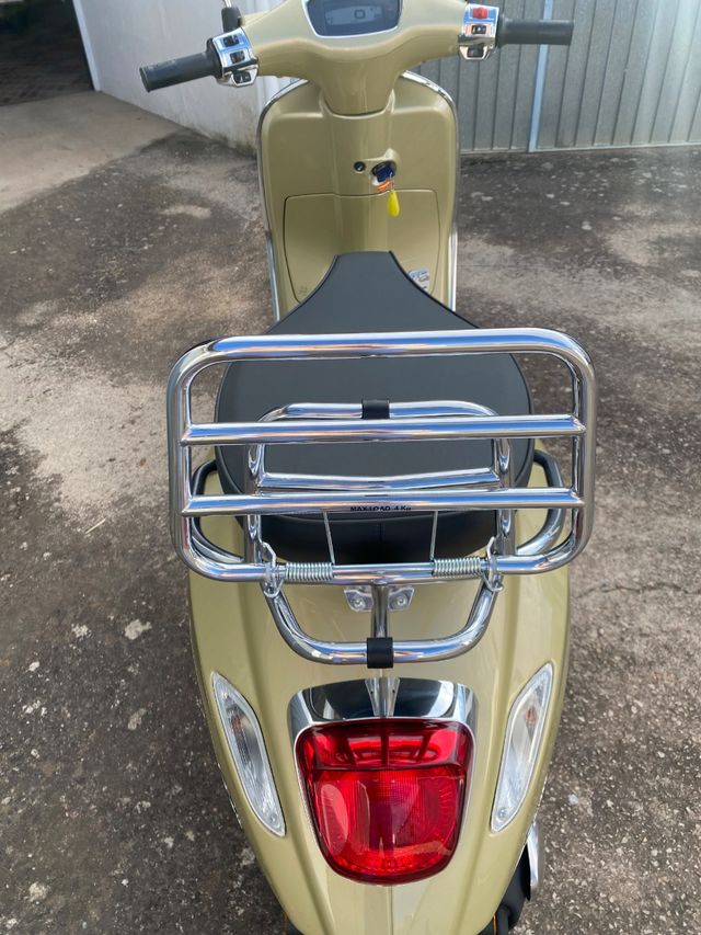 Vespa Primavera 75 Aniversario 125cc. Esta semana