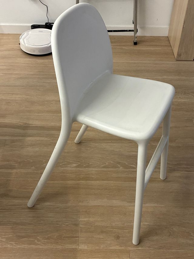 Silla infantil Ikea blanca