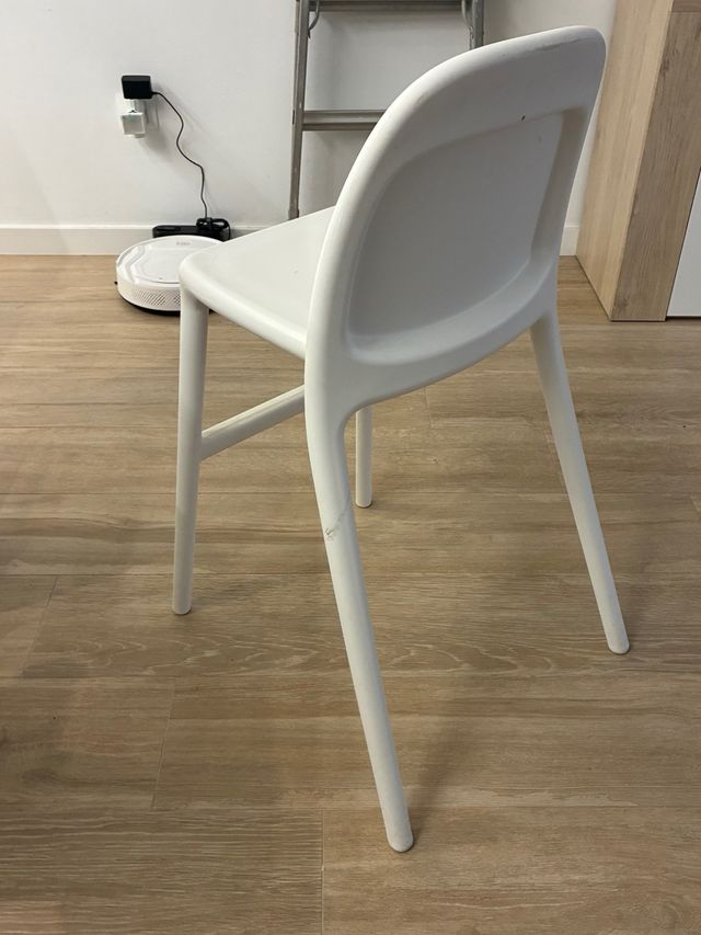 Silla infantil Ikea blanca