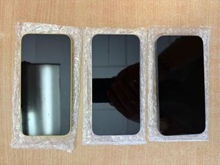 3 iPhones - Oro, Plata, Negro