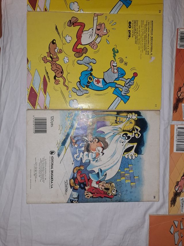 Un sacco di fumetti.