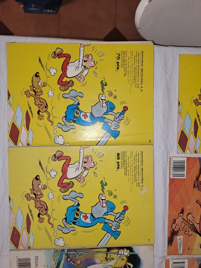 Un sacco di fumetti.