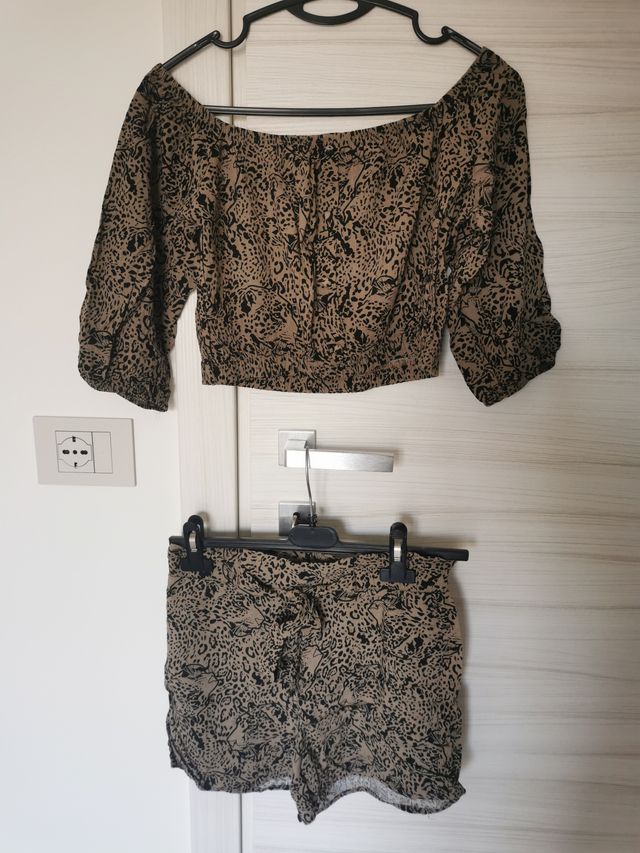 Completo Top & Shorts Leopardato