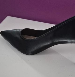Tacones de salón negros