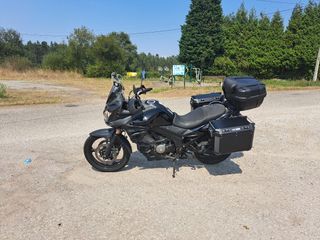 Suzuki Vstrom 650 - Moto