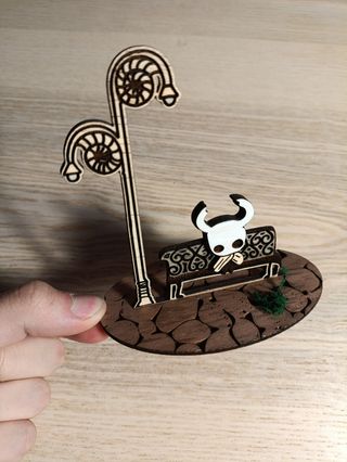 Figura Hollow Knight: banco y farola