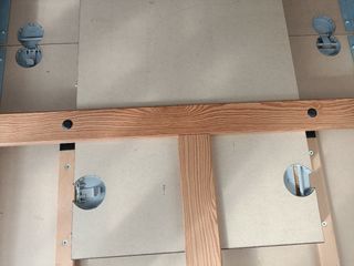 Mesa negra rectangular de madera