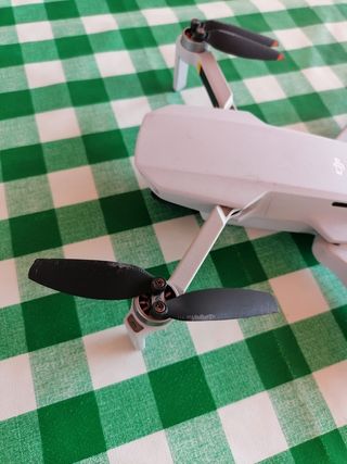 Dron DJI Mini 2 (sin mando)