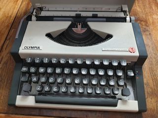 Máquina Olympia Traveller de Luxe