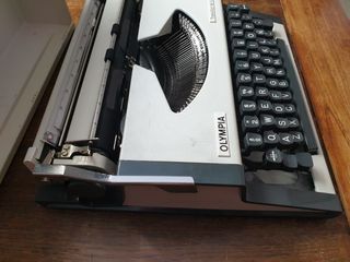 Máquina Olympia Traveller de Luxe
