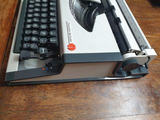 Máquina Olympia Traveller de Luxe