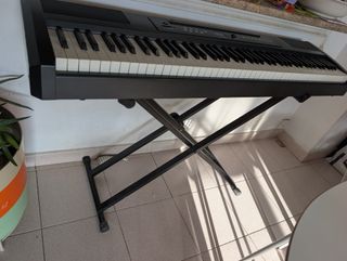 Piano digital Ringway RP25