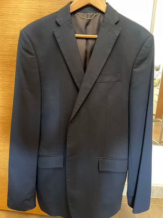 Traje azul hombre