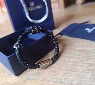 Pulsera Swarovski negra - cuero