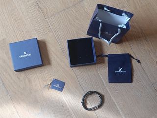 Pulsera Swarovski negra - cuero