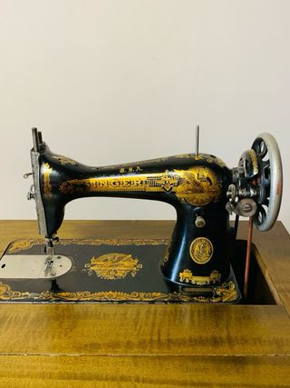 Máquina coser Singer antigua con mueble