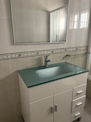 Mueble baño blanco - lavabo vidrio