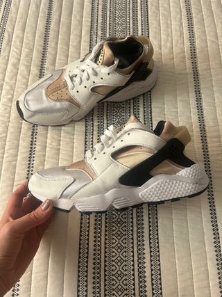 Nike Huarache - Beige y Blanco
