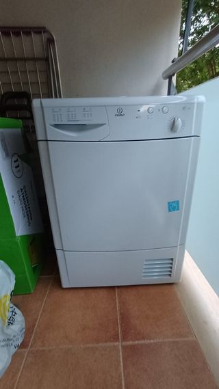 Secadora Indesit usada