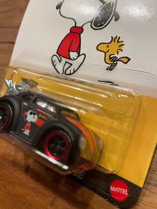 Hot Wheels VW Escarabajo Peanuts 