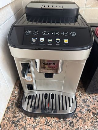 Cafetera Delonghi Magnifica Evo