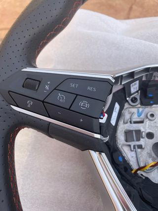 Volante SEAT León FR 2022
