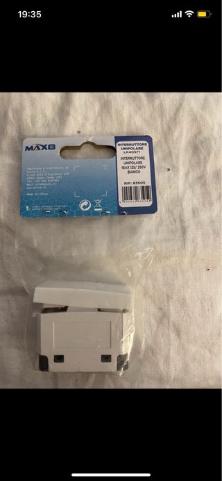 Interruttore Unipolare 16AX 125/250V Bianco