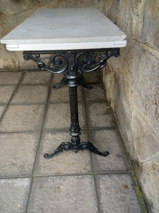 Mesa antigua mármol-hierro fundido