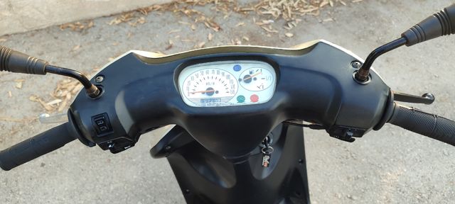 Yamaha Neos 100cc.REGALO kit CARENADO NEGRO nuevo