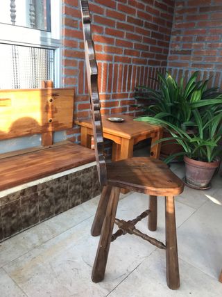 2 Sillas antiguas madera tallada