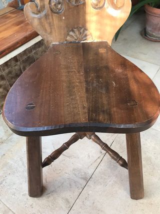 2 Sillas antiguas madera tallada